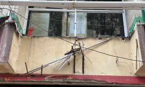 湃现场｜昆明商铺招牌坠落已致3死7伤，目击者讲述事发过程